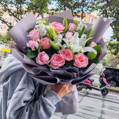 芜湖11朵戴安娜粉玫瑰百合，与你一起追逐梦想