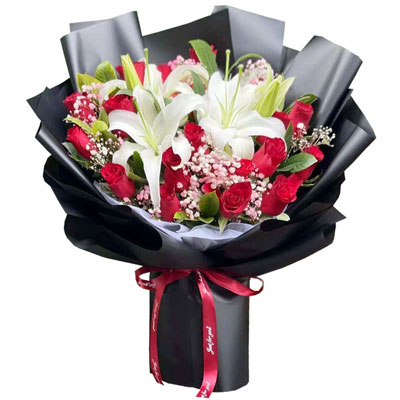 芜湖17朵红玫瑰2支百合，感受深深的爱