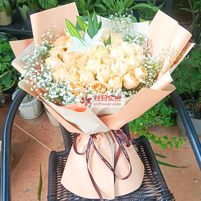 芜湖33朵香槟玫瑰百合，心里永远是你