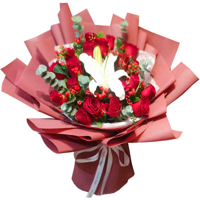 芜湖19朵红玫瑰百合，两颗心相互倚靠
